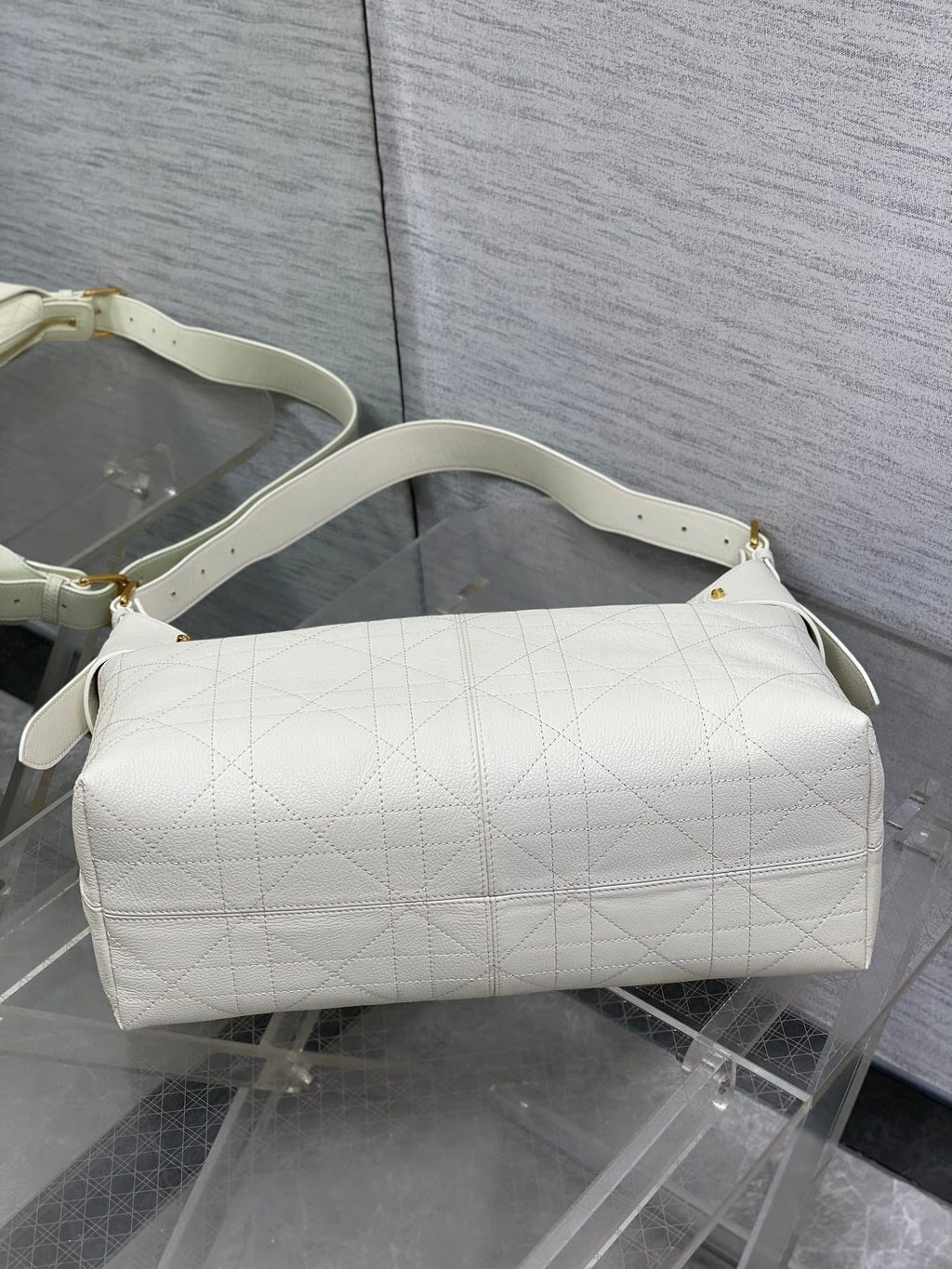 DIOR 25S VOYAGE BAG 34 IN IVORY FLAT MACROCANNAGE GRAINED CALFSKIN